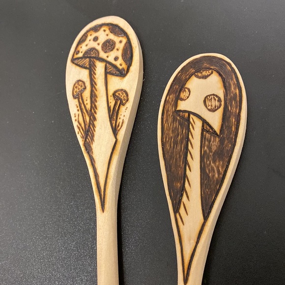 Woodburned Mushroom Wooden Spoon set handcrafted - Picture 8 of 8